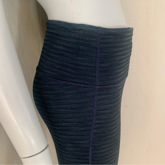 ATHLETA Athletic Tights Leggings Textured Herringbone Pattern Blue - Picture 4 of 16
